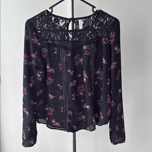 Floral Lace Black Top